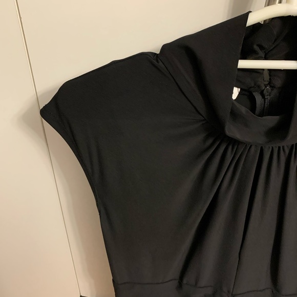 Perfect black Dress - Picture 5 of 13